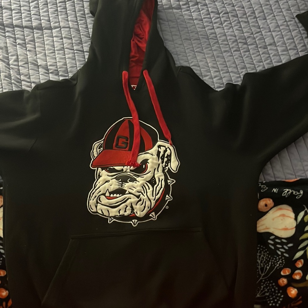 University of Georgia sweatshirt/ hoodie. Hardly worn just never found a use.